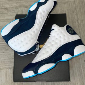 A pair of Obsidian 13's basketball sneakers displayed on their box, with a price tag of $160 labeled on the image.